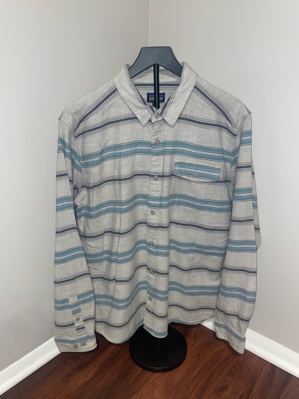 Patagonia Fjord Flannel Shirt Mens LARGE Plaid Organic Cotton Button Up.
